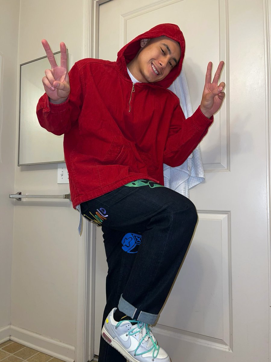 _bonillaa's tweet photo. That self timer a bitch https://t.co/OU9PzmC356