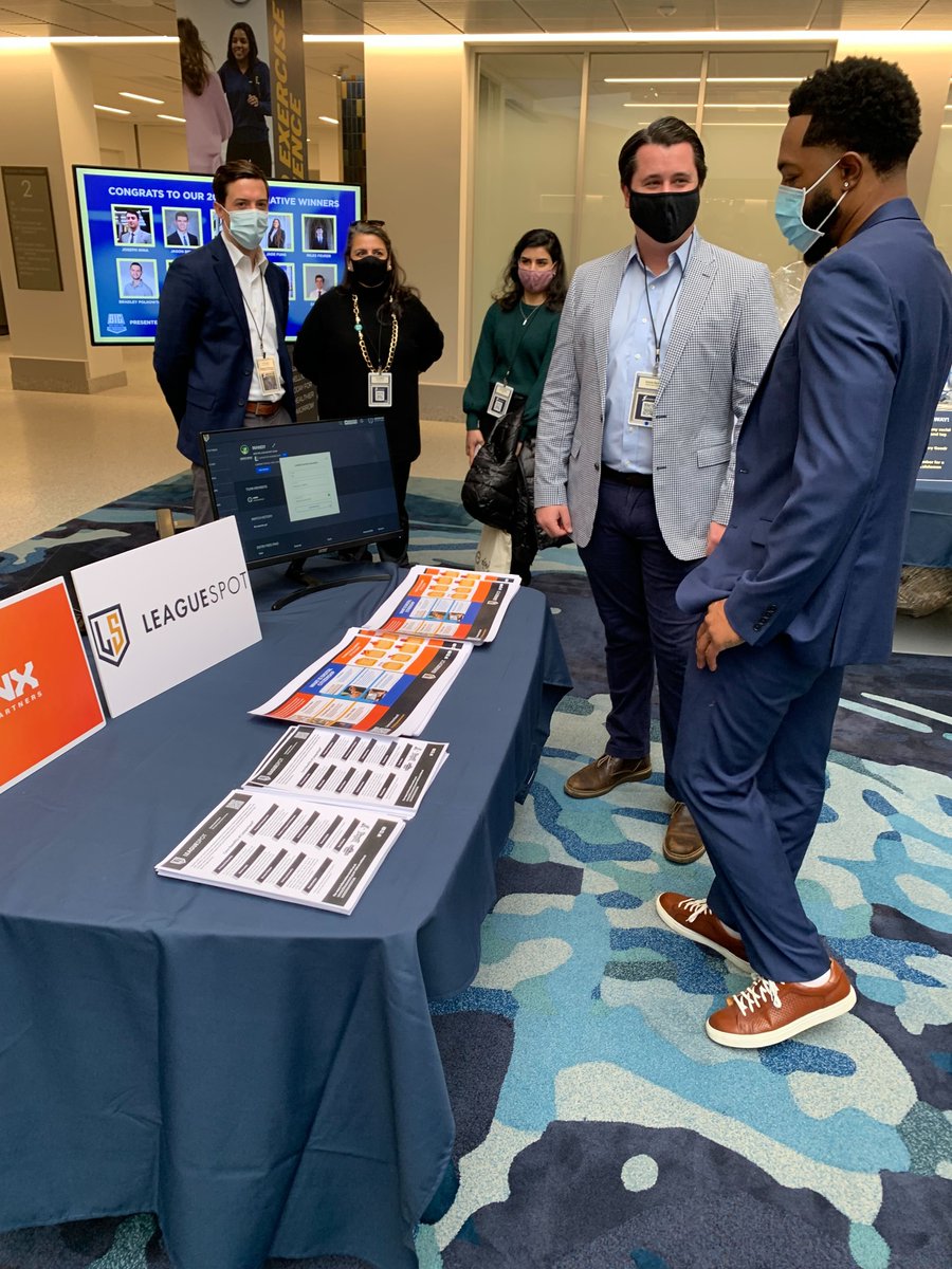 LeagueSpotGG's tweet photo. We're out here for the 10th anniversary of @UMSBC 🎉
Loving the people, and loving that they want to learn more about esports. Everyone's talking metaverse, so let's figure out how to create digital communities together. 🤝
@LSAbarn #MSBC10 #WhatsYourNext10 https://t.co/76n1tfzfwc