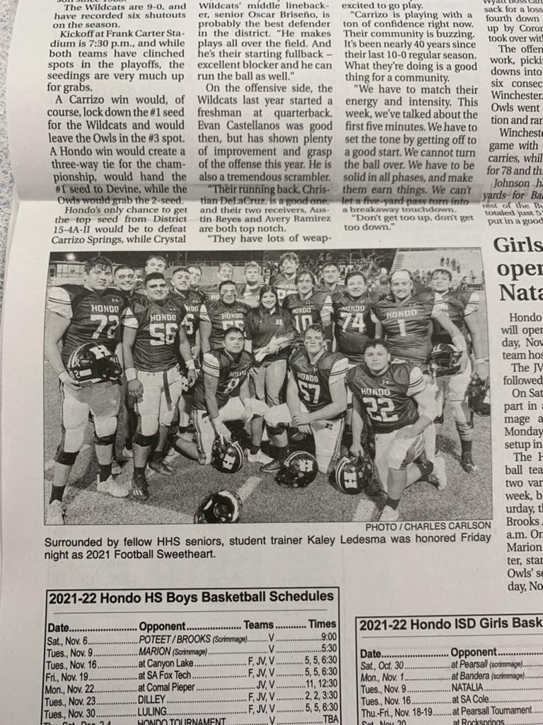 HondoSportsMed's tweet photo. This week’s paper has a pic featuring the 2021-2022 #FootballSweetheart.
This year’s honor went to our #seniortrainer Kaley Ledesma!
Congrats, Kaley! @hondoisd1 @hs_hondoisd @FootballHondo 🦉💙🎉🥳🎈🎊💙🦉#hondohighschool #getawin #hondofootball https://t.co/Nx6nNIPWna