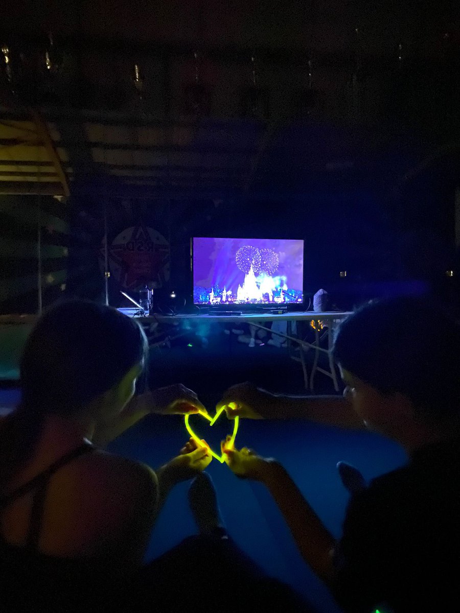 In the gym on bonfire night?

No problem.. We’ll bring the fireworks to you.. All the way from <a href="/WaltDisneyWorld/">Walt Disney World</a> ! 😍

🎆🎇