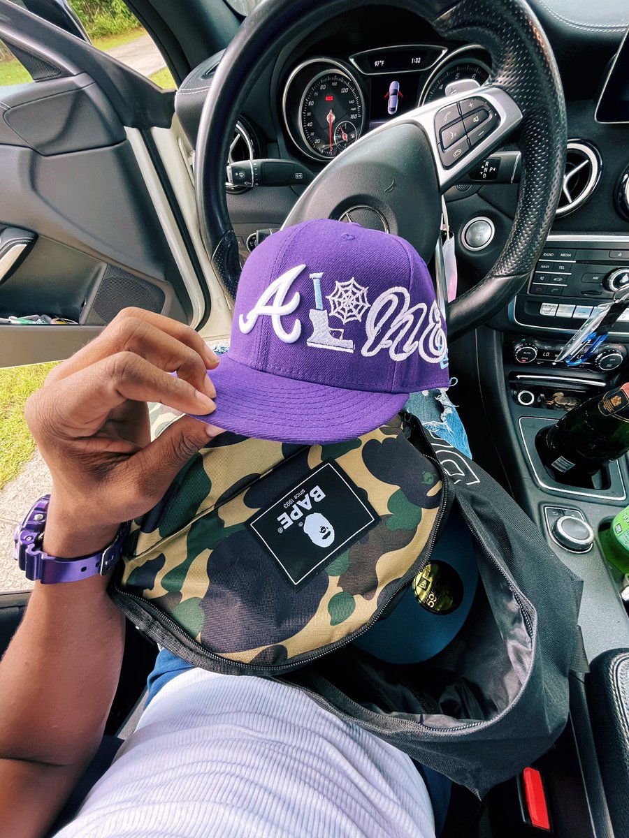 thesneakerboyy's tweet photo. Both Available in All sizes, Come Shop💛💜 #GoBravesGo https://t.co/xz3ejOTEg0