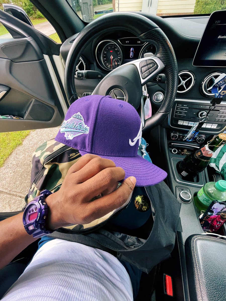 thesneakerboyy's tweet photo. Both Available in All sizes, Come Shop💛💜 #GoBravesGo https://t.co/xz3ejOTEg0