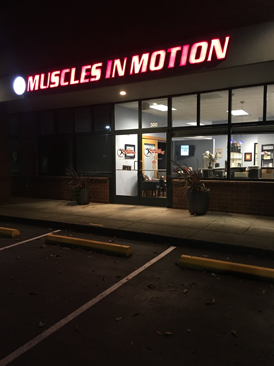 MusclesinLakeO's tweet photo. These trainers have been awarded the title: World Class Personal Trainers - https://t.co/GVOweaJuF2 https://t.co/14DLvup817