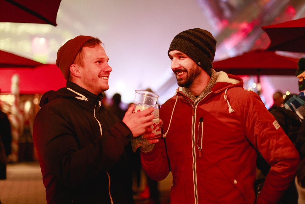 VanChristmas's tweet photo. Win one of 15 pairs of tickets to attend this year's #VanChristmasMarket with a friend!

How to enter:
1️⃣ LIKE this Tweet 
2️⃣ FOLLOW @vanchristmas
3️⃣ RETWEET this!

EXTRA ENTRY: TAG a friend in the replies

Contest ends November 11 @11:59pm. Good luck!🎄
⁠
#VanChristmas #Contest https://t.co/0huPnkv4Kc