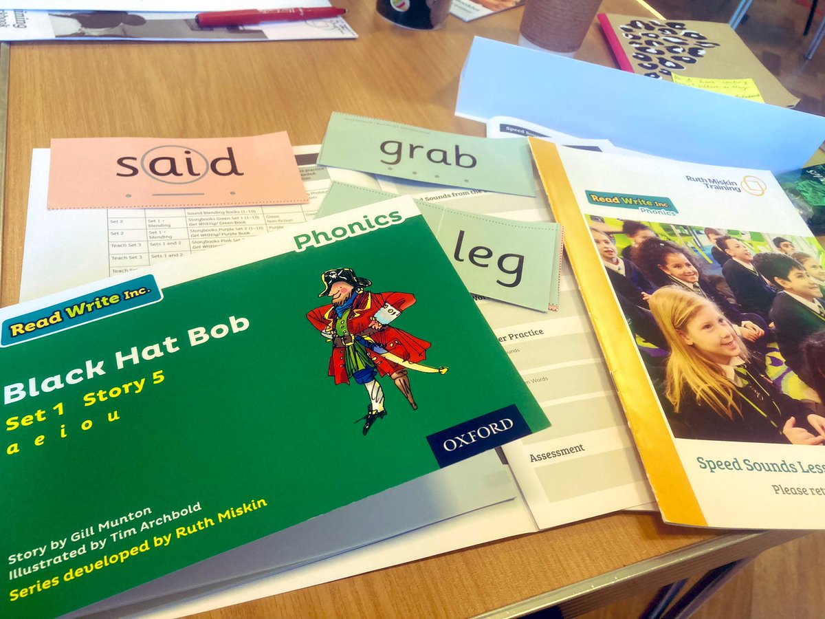WoodingdeanPS's tweet photo. Excellent phonics training today for all our staff #lovereading #earlyreading #readwriteink https://t.co/t6WlhQet69