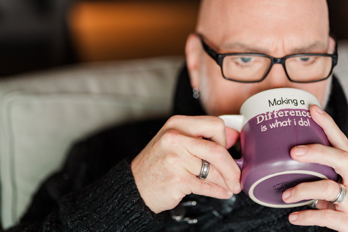 ChefVedam's tweet photo. This holiday season, pour yourself a mug of (preferably spiked) hot cocoa, curl up in your coziest sweater, and call Vee Culinary to take care of everything in the kitchen.

Reach out today and check one more thing off your to-do list: https://t.co/271Goj2kuA #glutenfreechef https://t.co/SbbEcr9tQn