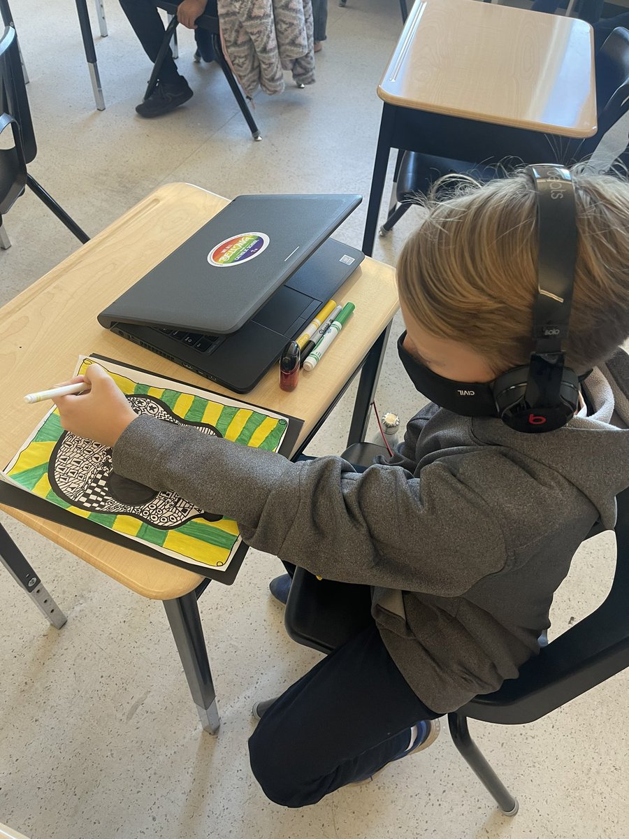 mrsknunes's tweet photo. We started off our morning in Starbucks mode today ☕️✨ our classroom transforms into a quiet cafe so we can catch up on work and wrap up any outstanding assignments. #TheStGregoryWay @StGregoryHCDSB https://t.co/GaL62vvfqM