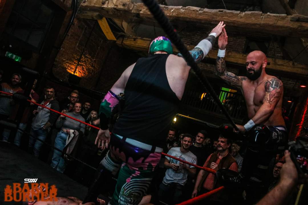 swwwrestling's tweet photo. Go check out 3 FREE matches from our debut event at @FrogAndFiddle, Cheltenham!
LINK: https://t.co/VzJTVjuIKk
Don't forget to LIKE & SUBSCRIBE!
📷 @wrestleography
🎥 @SpinebusterM
#BarnBurner🔥 #SWW #Wrestling #YouTube #FreeMatches https://t.co/vL0FKyGzMn