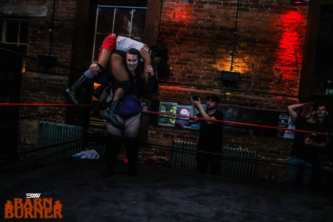 swwwrestling's tweet photo. Go check out 3 FREE matches from our debut event at @FrogAndFiddle, Cheltenham!
LINK: https://t.co/VzJTVjuIKk
Don't forget to LIKE & SUBSCRIBE!
📷 @wrestleography
🎥 @SpinebusterM
#BarnBurner🔥 #SWW #Wrestling #YouTube #FreeMatches https://t.co/vL0FKyGzMn