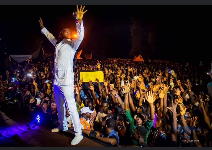 starboy_moomin's tweet photo. I've witnessed .@samini_dagaati  performance live 3 times in my entire life, and I can say there's nothing more pleasant than the #SaminiExperience Good luck legend..... Akeysaaaaaa #HGF 
@MTNGhana https://t.co/1ZadpKeNwP