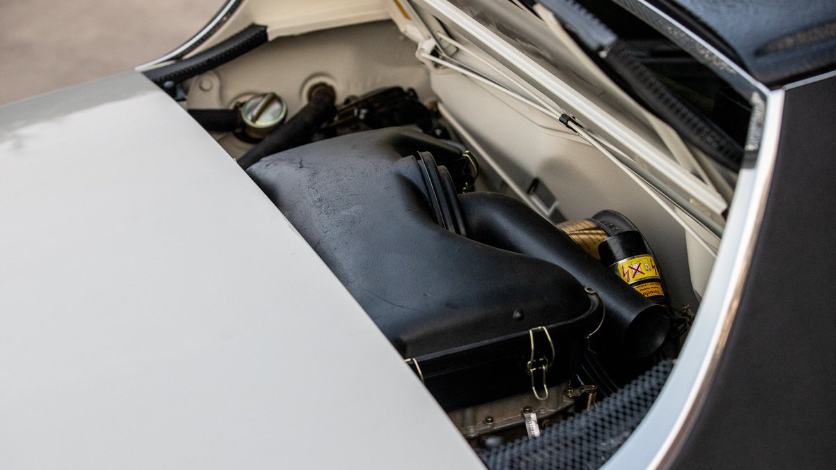 RoadScholars1's tweet photo. 1970 #Porsche 914-6. Chassis no. 9140430443, Light Ivory, Black Leatherette and Courdoroy interior, 21,562 miles, Engine N0. 6400136, Transmission No. 7500457
#NumbersMatching https://t.co/YydekamcDg https://t.co/Vc1JE6kWa8