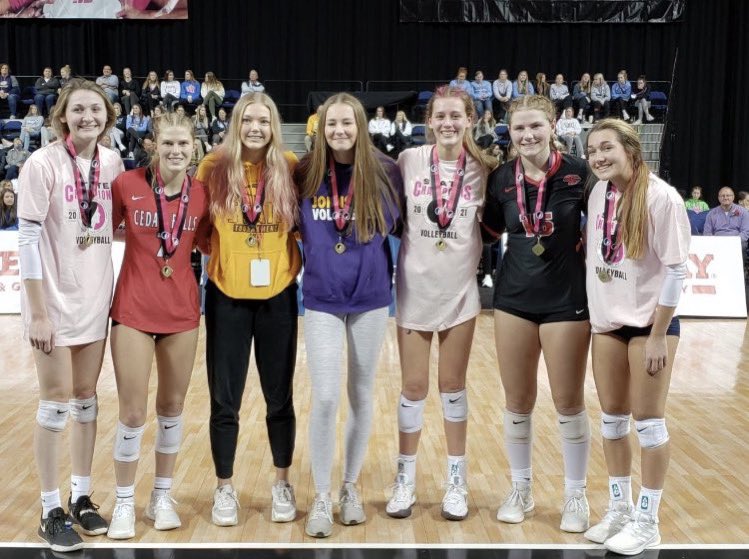 ChloeCline33's tweet photo. State Volleyball 2021 was definitely one to remember. So happy I got to compete and win with my favorite people! https://t.co/tGsfmRTnNP