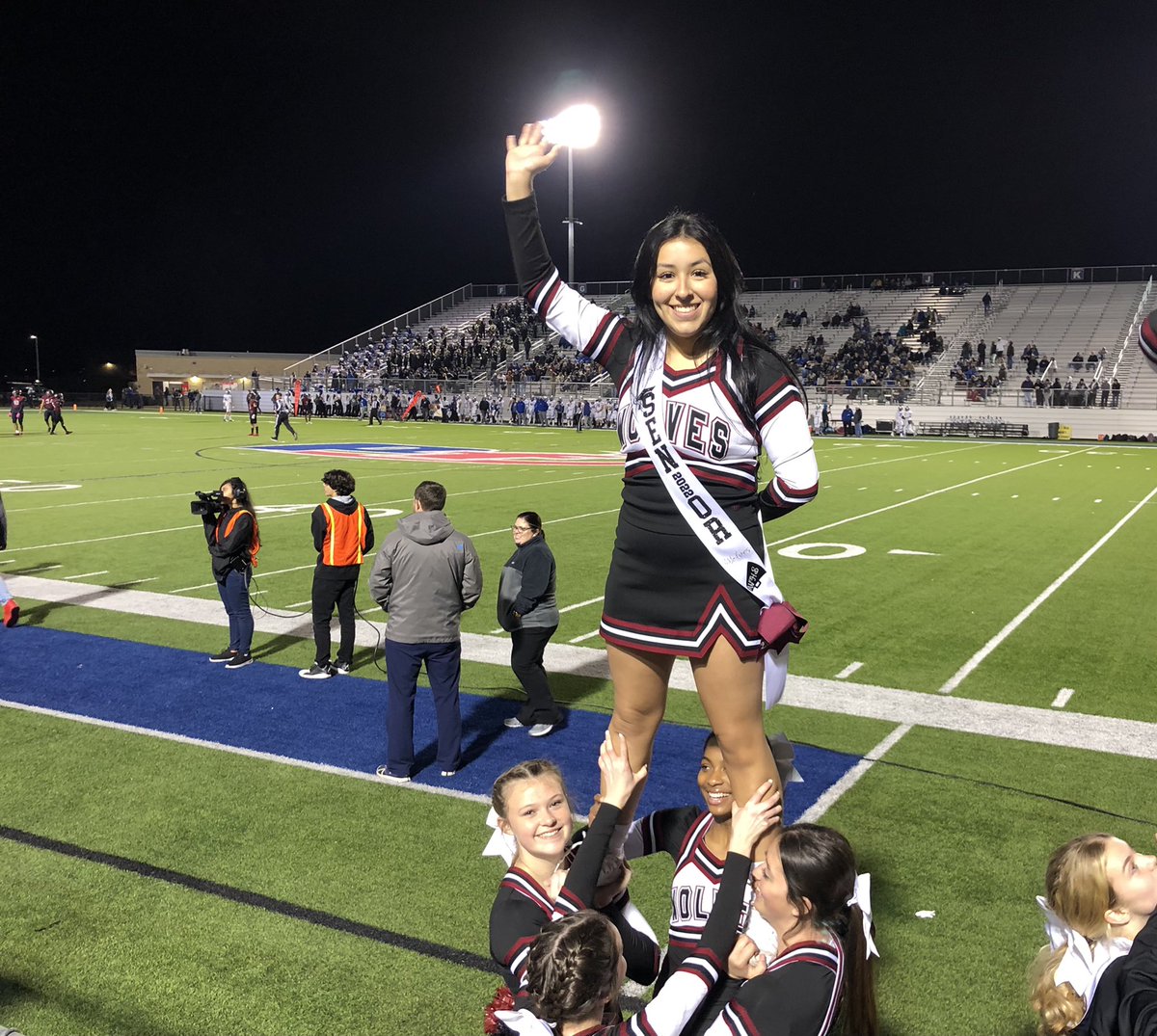 Weiss Cheerleading tweet media