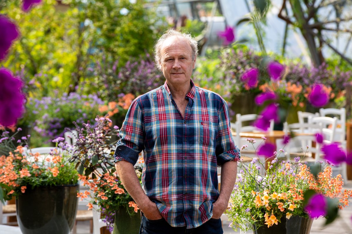 QUBusEng's tweet photo. Has the first week of #COP26 inspired you to think more about #ClimateChange 🌍🌱?
Join us for the annual @KPMG_Ireland Lecture to hear from #SirTimSmit Co-founder of @edenproject at @QUBRiddelHall in association with @QUBManagement.
Register now⬇️
https://t.co/X2sCrjm1eV https://t.co/ZL6X7qaruc