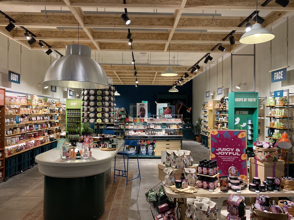 lammie_pie1978's tweet photo. @TheBodyShopUK newly refurbished store opened today @Liverpool_ONE #retail #liverpool #christmasiscoming #FridayFeeling https://t.co/ctCJw4Y6Zt