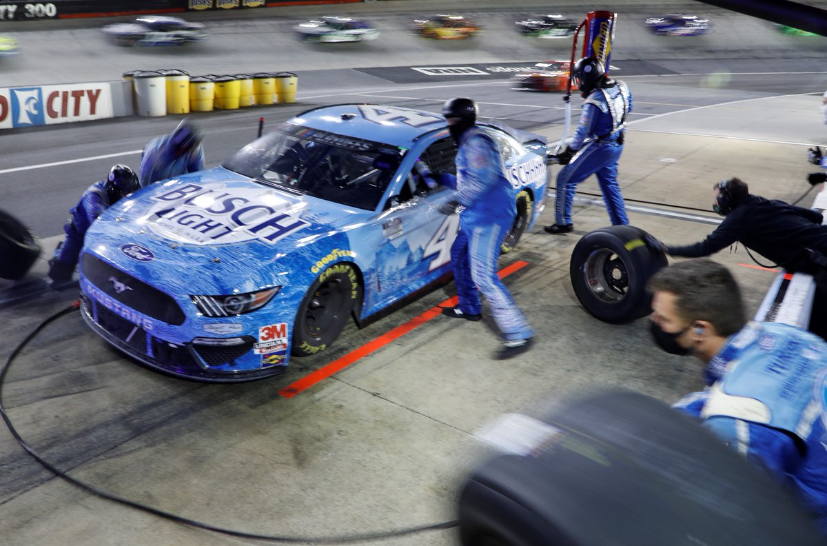 .<a href="/BuschBeer/">Busch Beer</a> is bringing the heat during the Cup race today! Tweet #BuschPitBoss #Sweepstakes each time I make a pit stop and you could win a Busch <a href="/PitBossGrills/">Pit Boss Grills</a>.

3 p.m. ET on @NBC from <a href="/phoenixraceway/">Phoenix Raceway</a> 

- PR