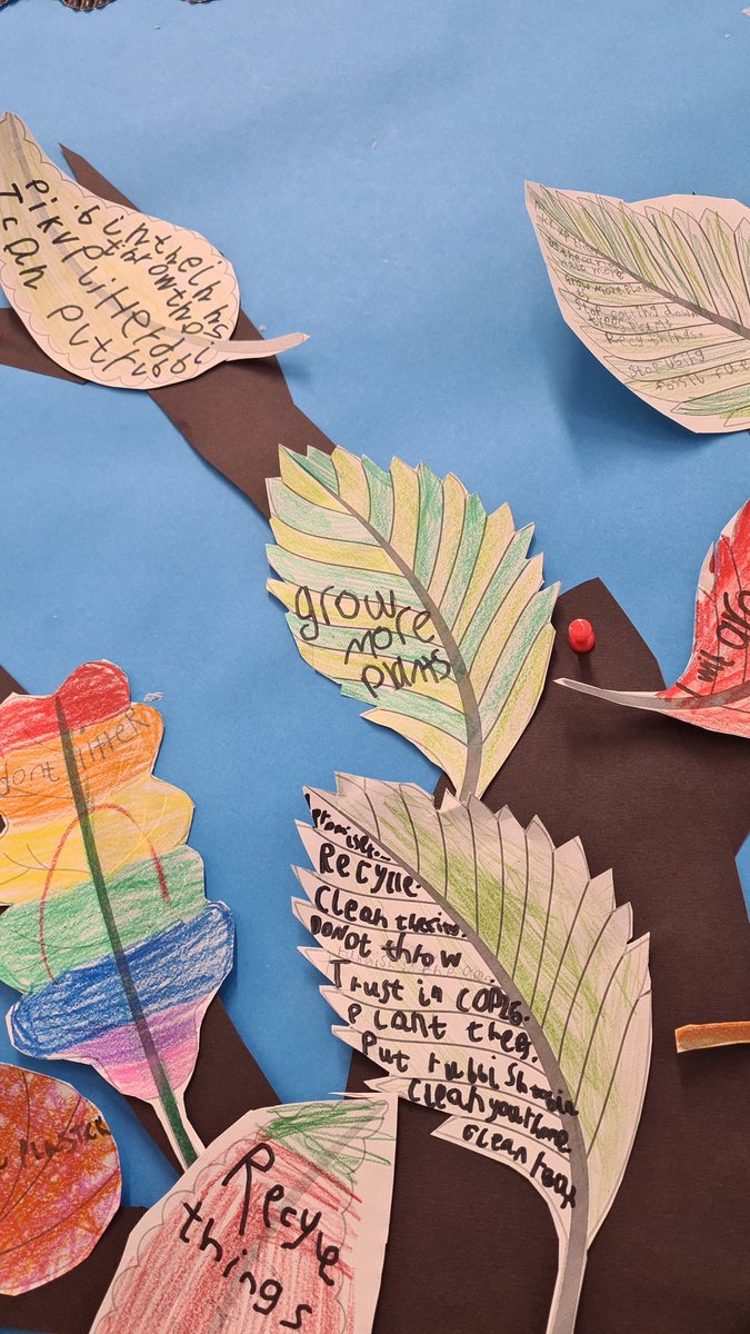 MissStemp's tweet photo. Our class 'Tree of Promises' #ForestOfPromises in P3/4WS @MeldrumSchool. We have been investigating climate change and thinking of the changes we can make to slow it down. @wwf_uk @Aberdeenshire  #COP26 https://t.co/pgf0vFsAVa