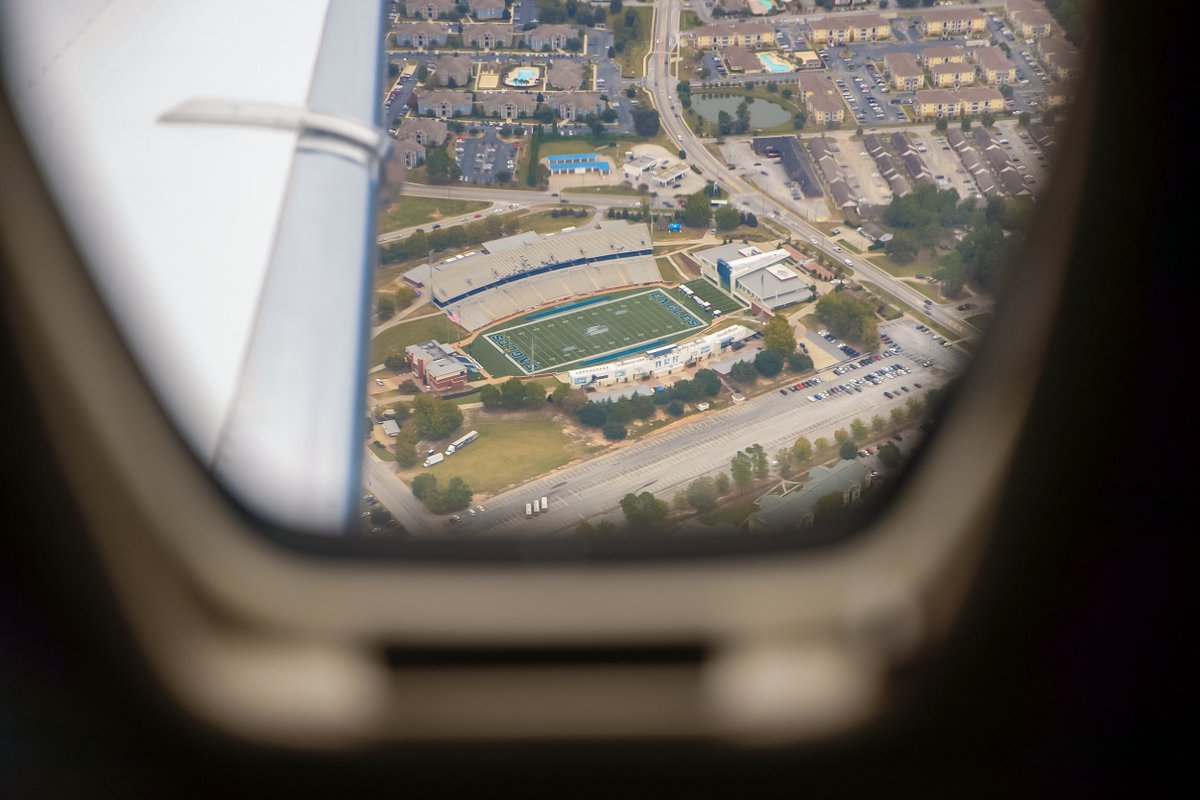 GSAthletics_FB's tweet photo. That first look of Statesboro is something special. 😍

#HailSouthern https://t.co/irZzG6xqb7