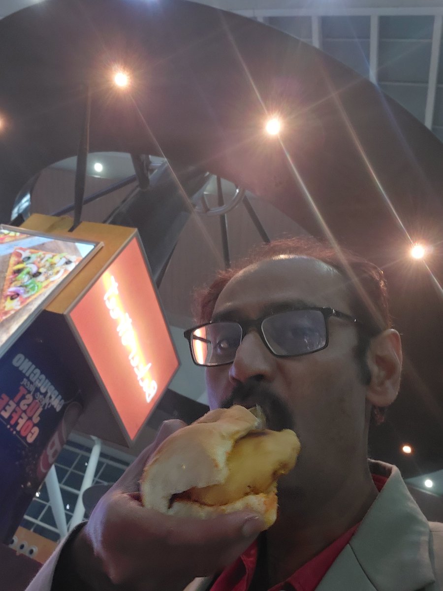 rajeetsinha's tweet photo. Only 1 small #Mirchi with a #BadaPav???  More mirchis were declined by #BakerStreet at IGI T1 so bought another bada paav, just for mirchi.. #BahutNaainsaafiHai...

Me as a @UnivOfPune ker, enjoyed BadaPaav, but Bina mirchi ke bhi BadaPav hota hai kya?

#NoBadaPaavWithoutMIrchiS https://t.co/WF1sqzdWCb