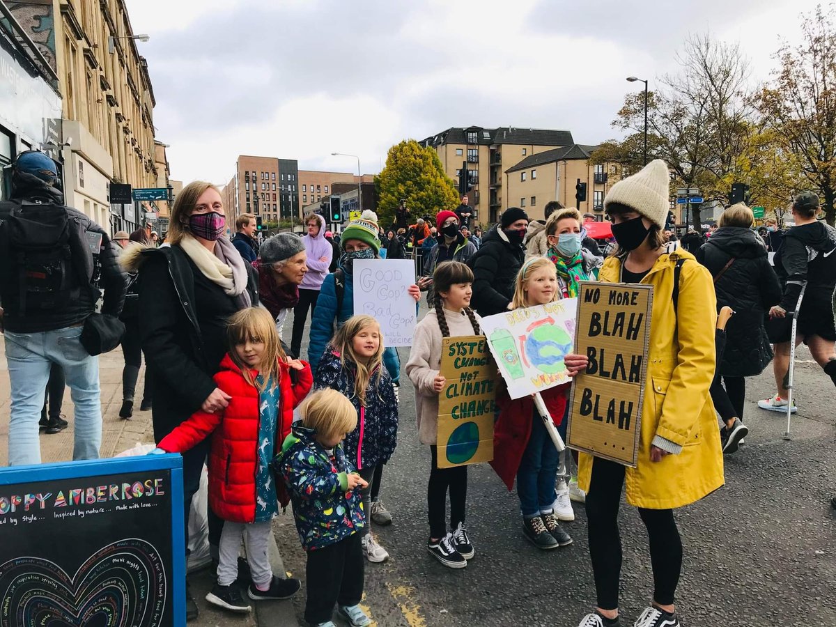 <a href="/Urb_En_Pact/">Urban Energy Pact</a> walks with the youth from around the world! 
🍃What freshness! What energy! No more blahblahblah, Uproot the system 💪⚡
Action, action and action! 
<a href="/FFF_Glasgow/">Fridays For Future Glasgow</a> <a href="/URBACT/">URBACT</a> #COP26Glasgow thank you <a href="/GretaThunberg/">Greta Thunberg</a>, you rock! 🙏