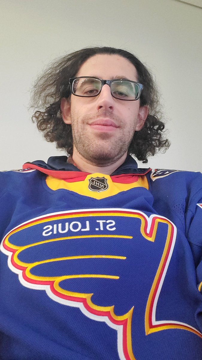 TXHT_Hockey's tweet photo. Doing something new here at #TXHT called .@CoolHockey Friday. Show us your jerseys every Friday with the hashtag #CHFriday.
To kick things off, here's me in my .@StLouisBlues 90's Heritage jersey that I got last season from Cool Hockey. #StlBlues https://t.co/U8RaTx5sg2