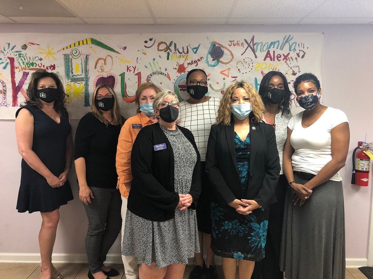 The Drake House tweet media