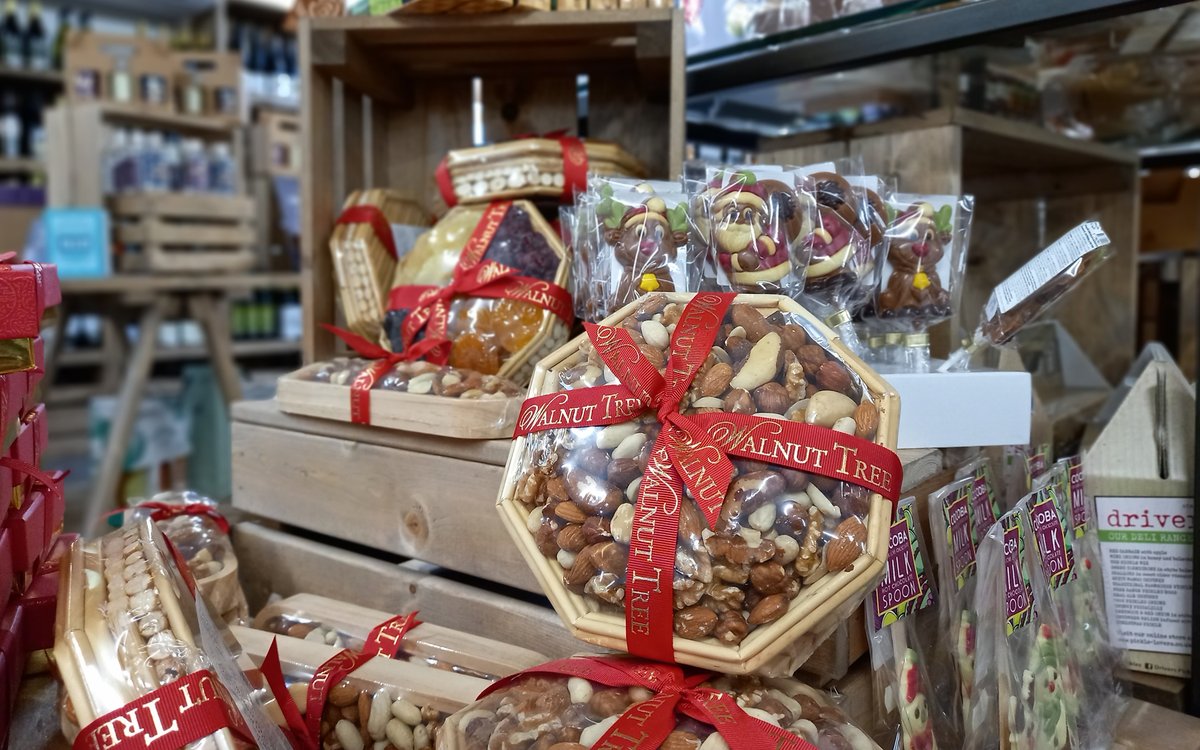 Occombe_Farm's tweet image. We've all you need to stock up this Christmas at Occombe Farm Shop! For you, for your family and your friends! Pop in and check out our amazing seasonal range!
#ocombefarm #golocal #christmas2021 #uniquegifting