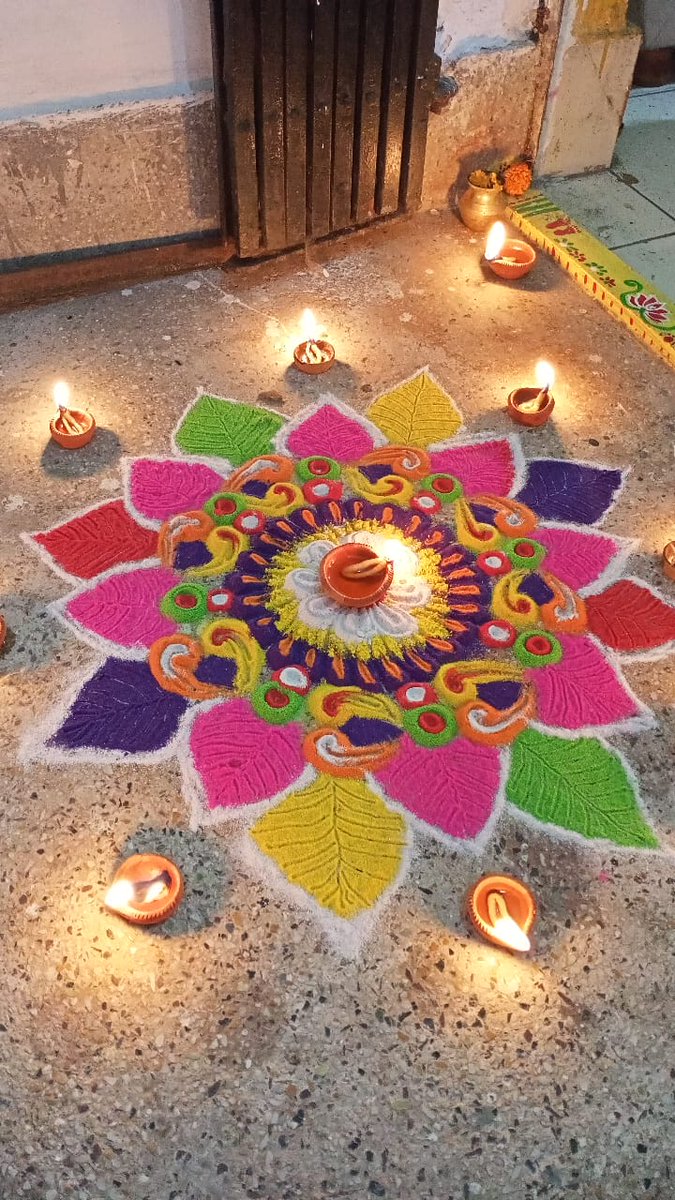 gitas_art's tweet photo. #Rangoli #Celebrations #Diwali #Diwali2021 #diwalivibes #FestivalOfLights #festival #festivevibes #FestiveSeason #festive #Festivemood https://t.co/QeHebxqaYD
