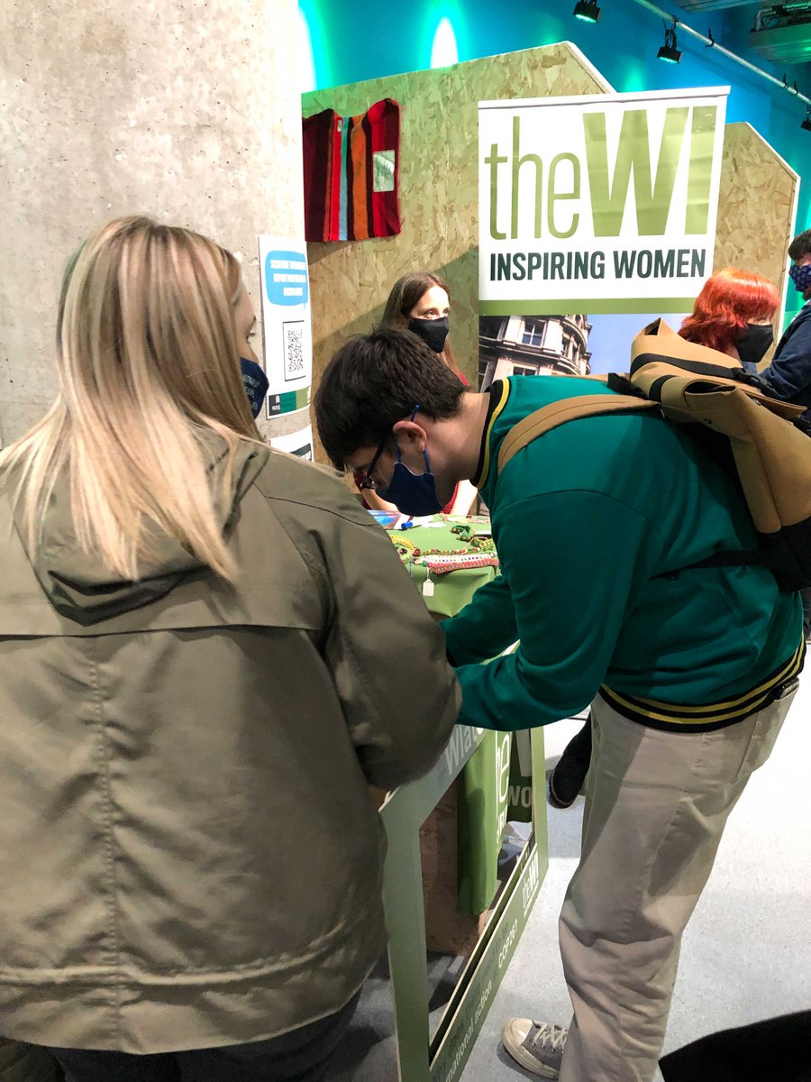 ONEintheUK's tweet photo. While at #COP26, our #ONEActivists are taking the opportunity to learn, network and leave messages of solidarity for #ClimateAction💚👏 https://t.co/11KuPOlYIx