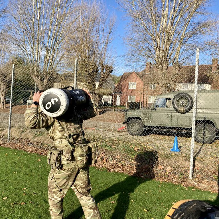 43HQSpSqnRE's tweet photo. Commander’s Challenge No.1 - #BattlePT. Today members of 43 completed the first of a series of challenges for the @Comd170Gp Cup. Log race, strong man, loaded march, casualty drags and carries. Well done #AAPTI LCpl T for organising 💪 bring on the next event. #JNCOLeadership https://t.co/rA0Vv2qKIM