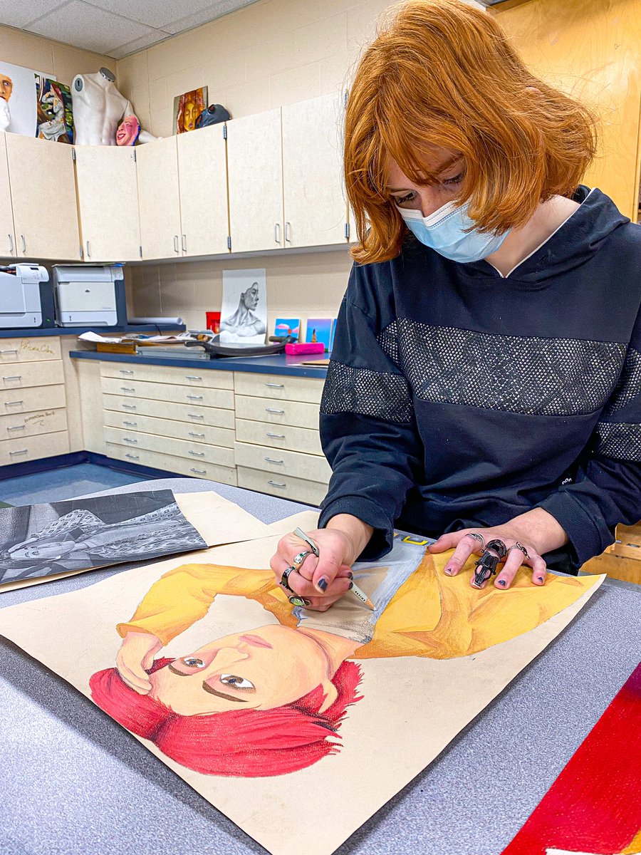 LeRoy_CSD's tweet photo. (1/2)
The talent is through the roof in Mr. Koukides’ Drawing & Painting class. Enjoy some in progress works from our amazing Knights! We can’t wait to see what they will create this year!
Way to go, Knights!
#LRart💪 https://t.co/xqyPjNXdM6
