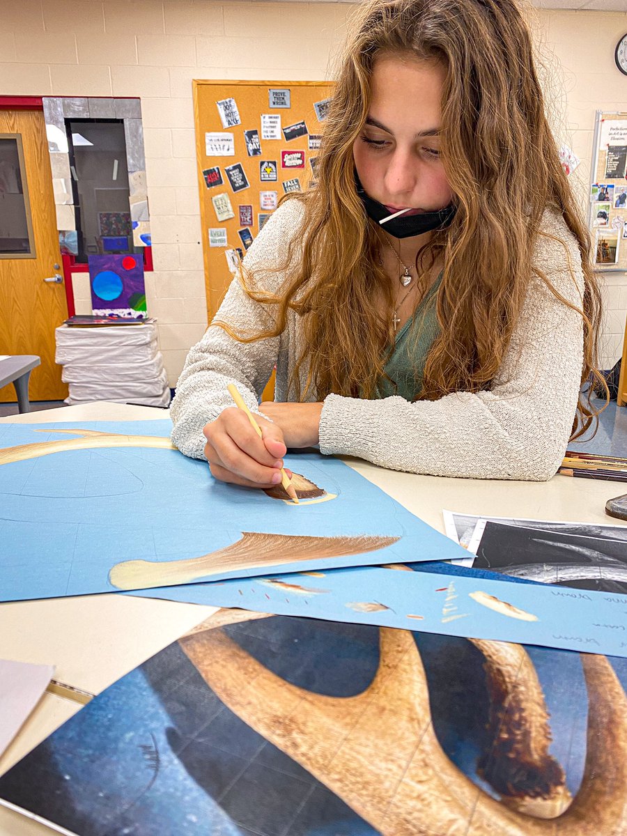 LeRoy_CSD's tweet photo. (1/2)
The talent is through the roof in Mr. Koukides’ Drawing & Painting class. Enjoy some in progress works from our amazing Knights! We can’t wait to see what they will create this year!
Way to go, Knights!
#LRart💪 https://t.co/xqyPjNXdM6