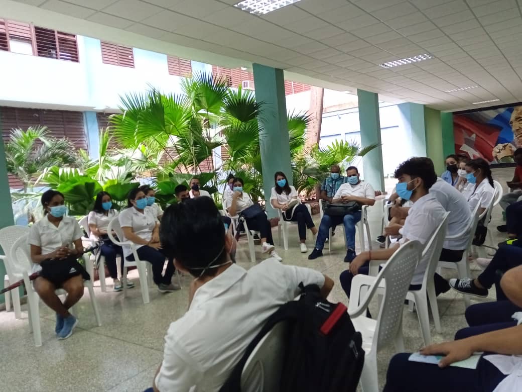 FeuVilla's tweet photo. Porque somos la #FEUDECUBA, llega hoy a nuestra @ucmvccu @Karli_SantanaR nuestra Psdta Nacional de la FEU 🤗🇨🇺❤️, para así acercarse a nuestros estudiantes y sus inquietudes y sueños. #FabricandoUnFuturoMejor #SomosFEU #TuEresElPresente #RumboAl100FEU @ujc_ucmvc @UJCVC1  @rokviro https://t.co/sHaR0rA2tq
