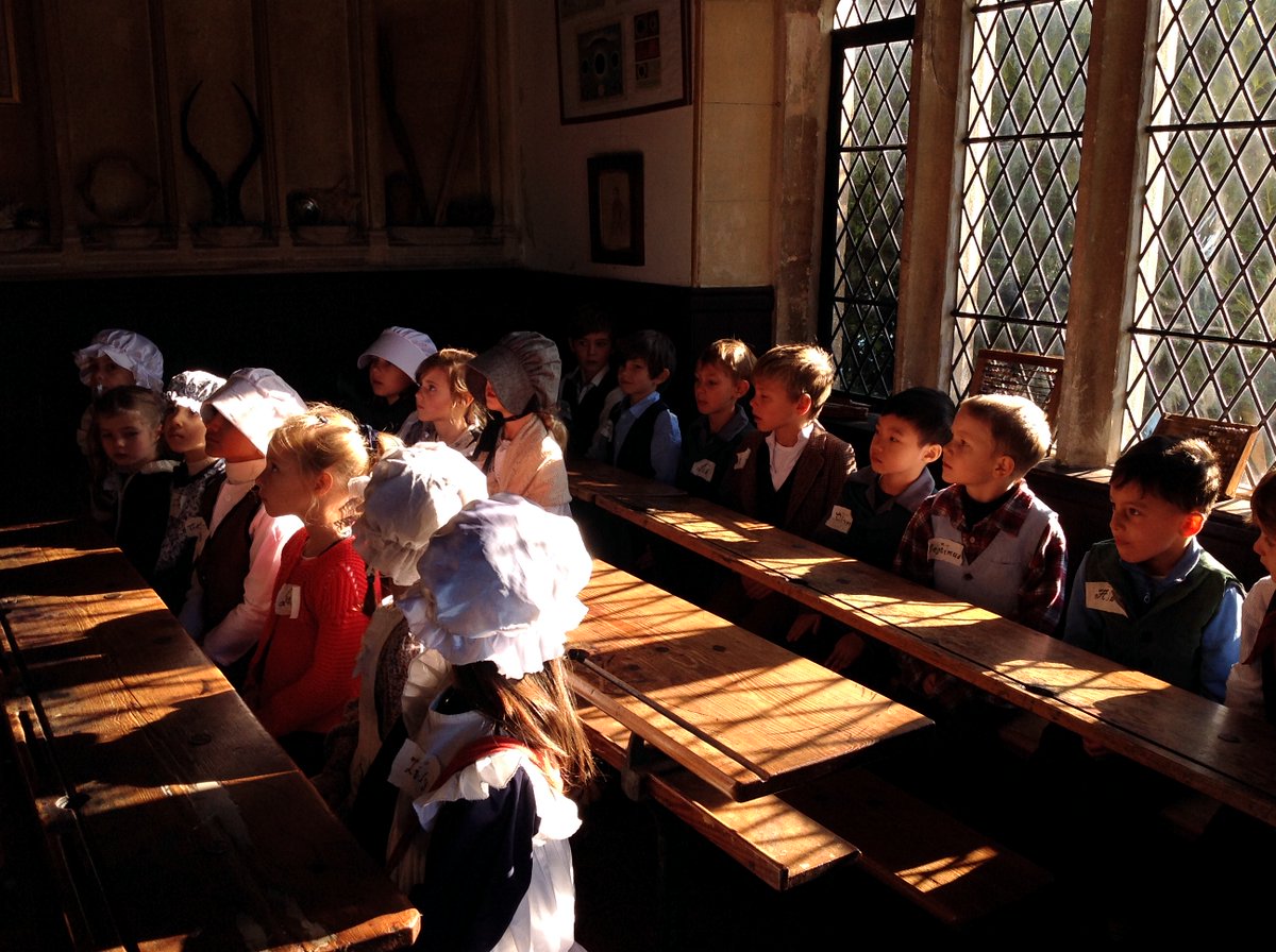 kesbathpreprep's tweet photo. Year 2 have had a wonderful time at Sevington Victorian School this week. They were taught the three Rs by Miss Squire, played Victorian games at Recreation and found out about how the education of boys and girls differed.
#KESBathExplore #KESBathLearning https://t.co/Sakd1b5IVM