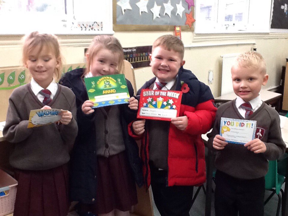 ThomasYear1's tweet photo. Our stars of the week and our bronze reading medals!🌟 https://t.co/TPwVZJgz10