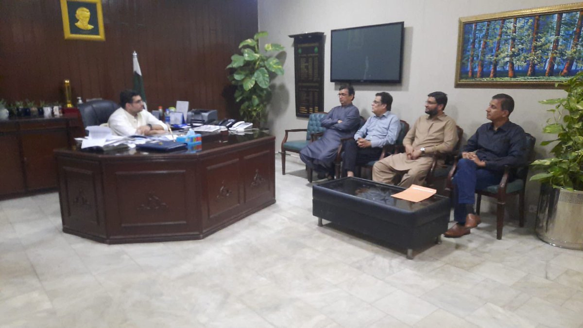 DCKhiCentral's tweet photo. Met the delegation of #FBATI, to discuss the issues faced by the industry and to discuss the CSR opportunities available in the district. https://t.co/pj9i48cRWE