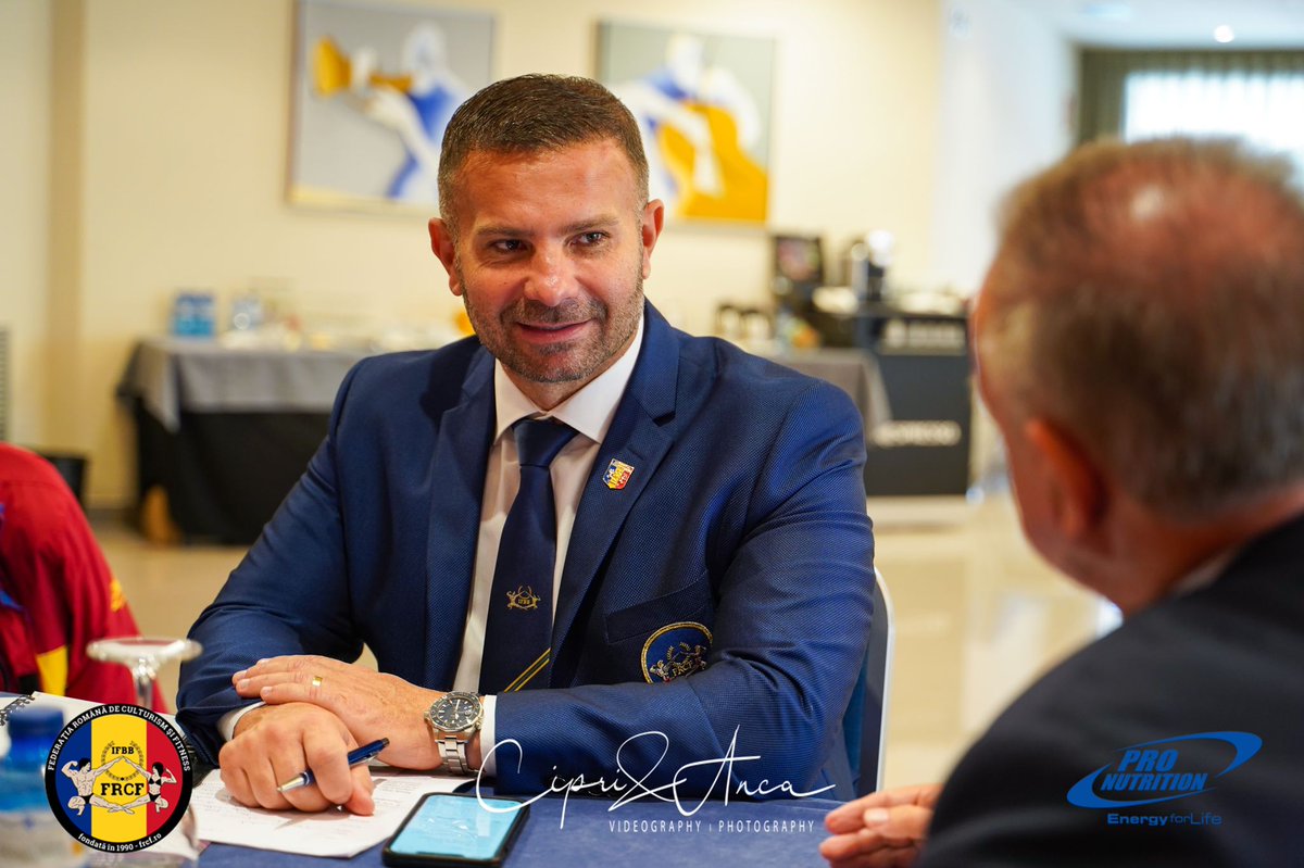 GToncean's tweet photo. 🤝🌐 Am avut astăzi o întâlnire oficială cu președintele Federației Internaționale de Culturism și Fitness (#IFBB), dr. Rafael Santonja. A fost un prilej de a trece în revistă principalele rezultate și proiecte pentru care am muncit. 🇷🇴 https://t.co/GtQDvwc7tf