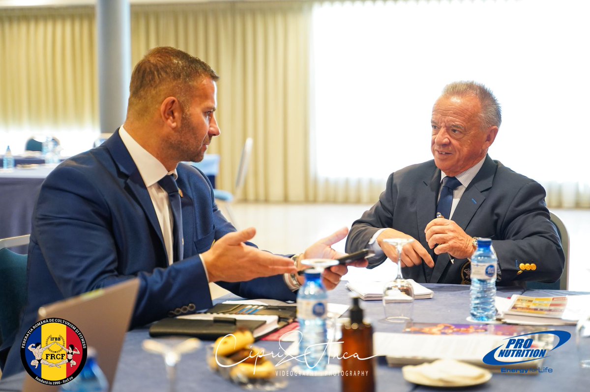 GToncean's tweet photo. 🤝🌐 Am avut astăzi o întâlnire oficială cu președintele Federației Internaționale de Culturism și Fitness (#IFBB), dr. Rafael Santonja. A fost un prilej de a trece în revistă principalele rezultate și proiecte pentru care am muncit. 🇷🇴 https://t.co/GtQDvwc7tf