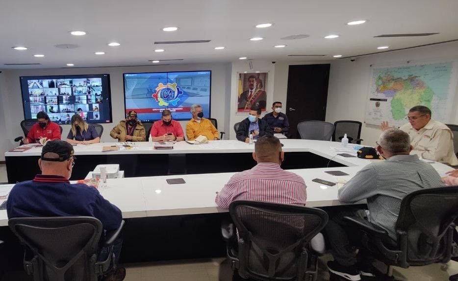 #Hoy en Sesión del Estado Mayor Ampliado del Minppal  con los Estados Mayores estadales de Alimentación de los 24 estados del país, en dónde se hace evaluación y seguimiento a las políticas de distribución y abastecimiento durante el mes de octubre.