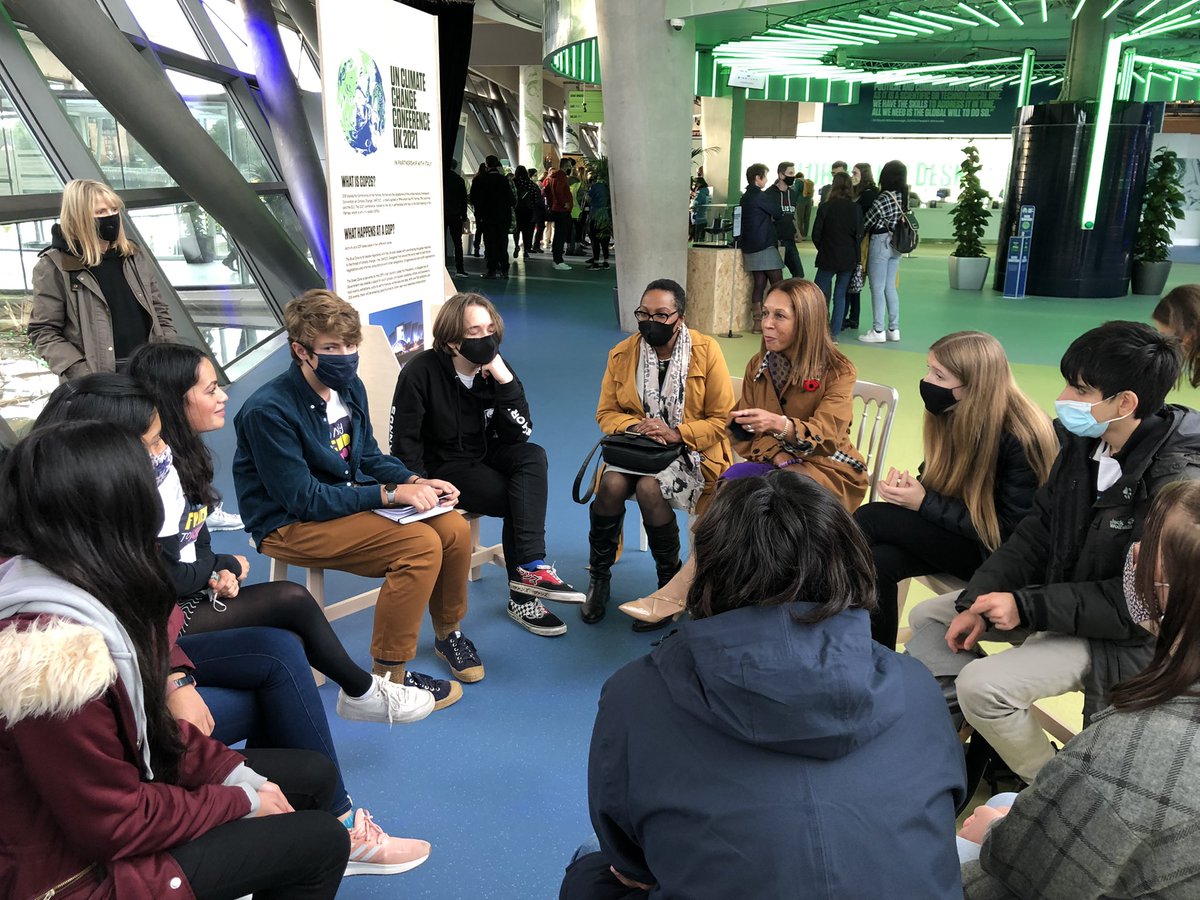 sendmyfriend's tweet image. Our campaign champions speaking to @HelenGrantMP and @AliciaH_1 about climate and education, speaking about all their experiences of youth campaigning and ensuring young people don’t just have a seat at the table but a voice too! #Rightclimatetolearn #youthvoice