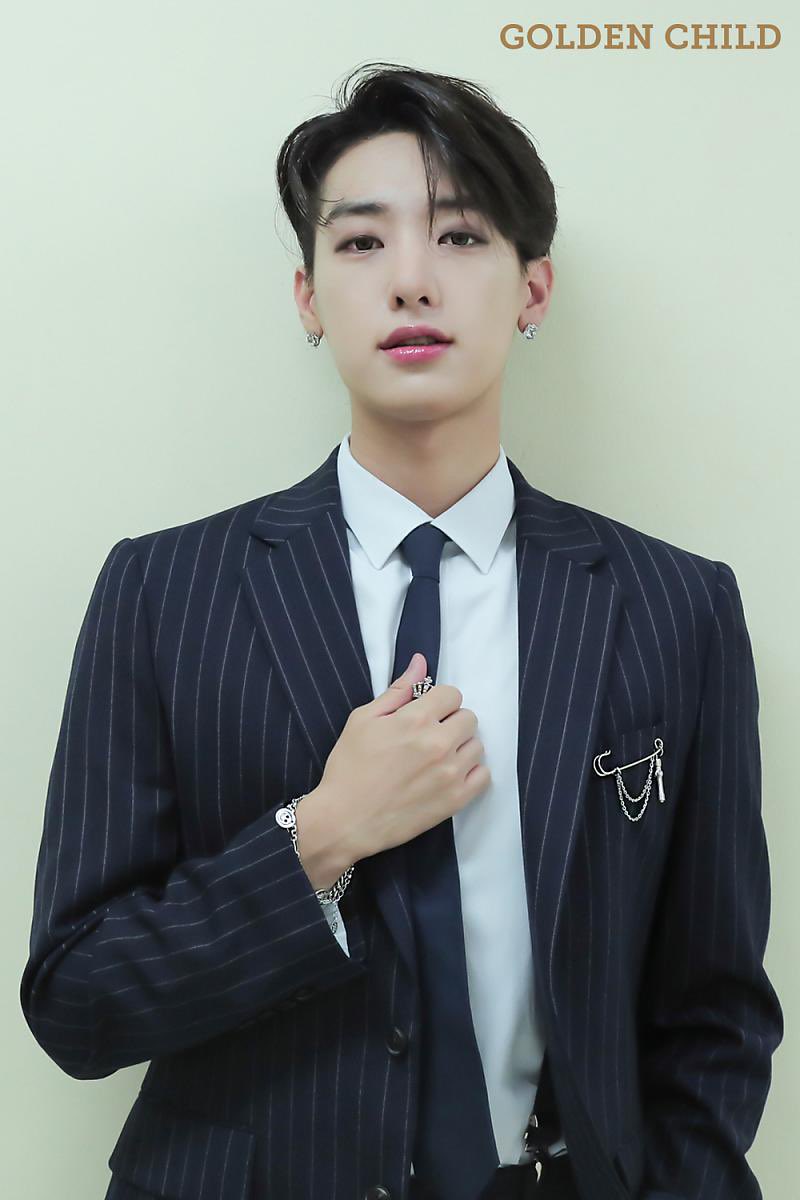 SYTLOOKS's tweet photo. #손영택 #태그 #TAG #골든차일드 https://t.co/Ededr7iBTX