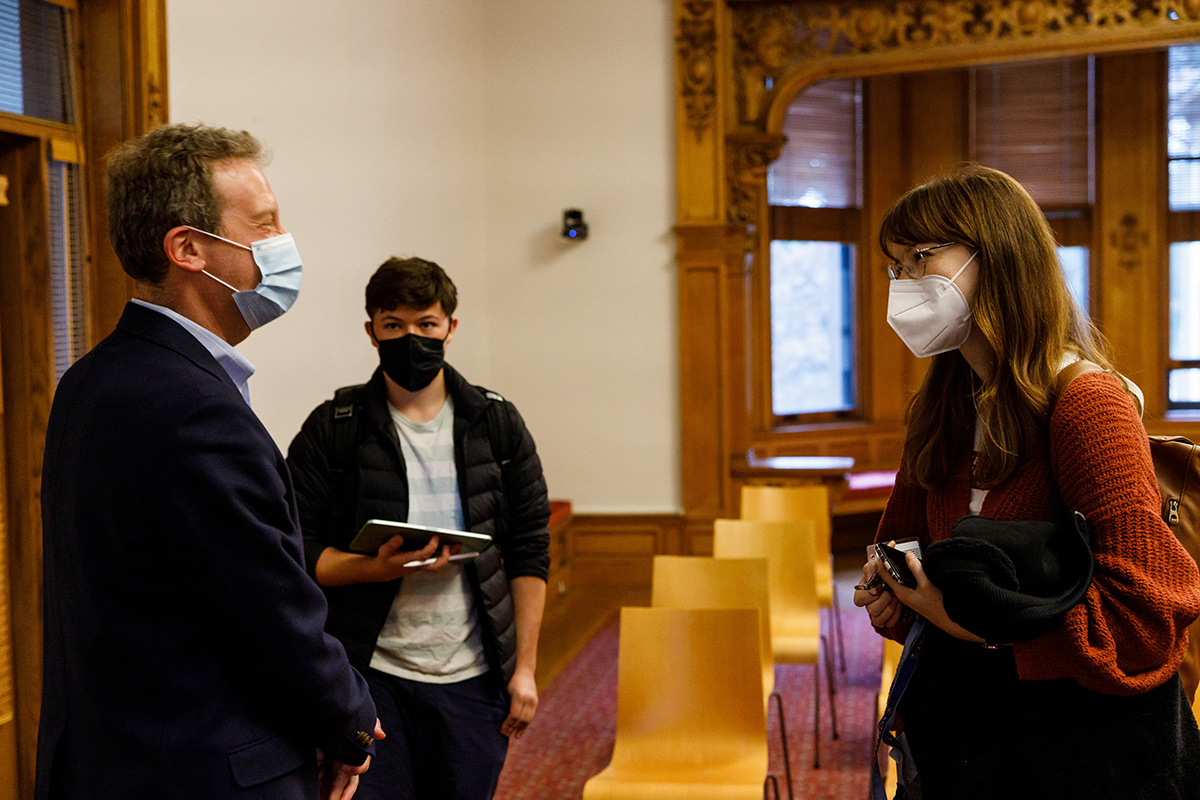 yalejacksonsch's tweet photo. The recording of the Nov. 2 @JacksonYale discussion with @janinedigi about her new book, The Vanishing, is now available for viewing:
🎥 https://t.co/4CBAv25jky https://t.co/fP6PuY6pmS