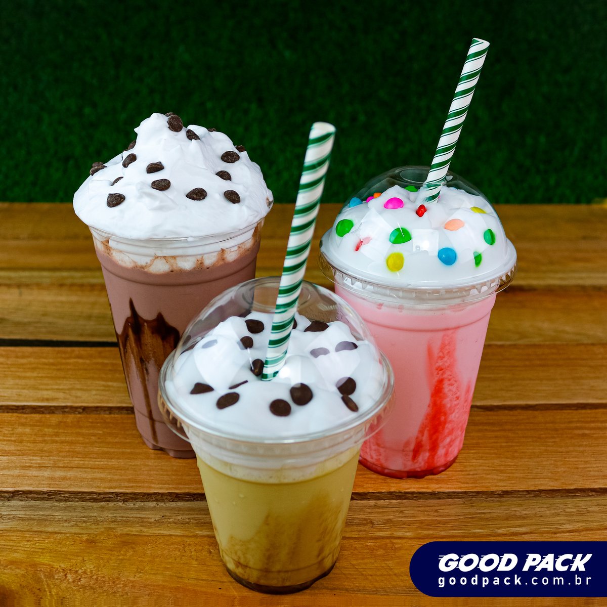 goodpackoficial's tweet photo. Milkshakes com os três tamanhos de copos juntos!
.
.
✅ Produtos na imagem: Copos PET 380ml, 500ml e 590ml com tampa bolha 98mm.
.
.
#Embalagem #Copos #MilkShake #Sobremesa #Confeitaria #CopoDaFelicidade #Restaurante #Doce https://t.co/gC5kmSL5qL
