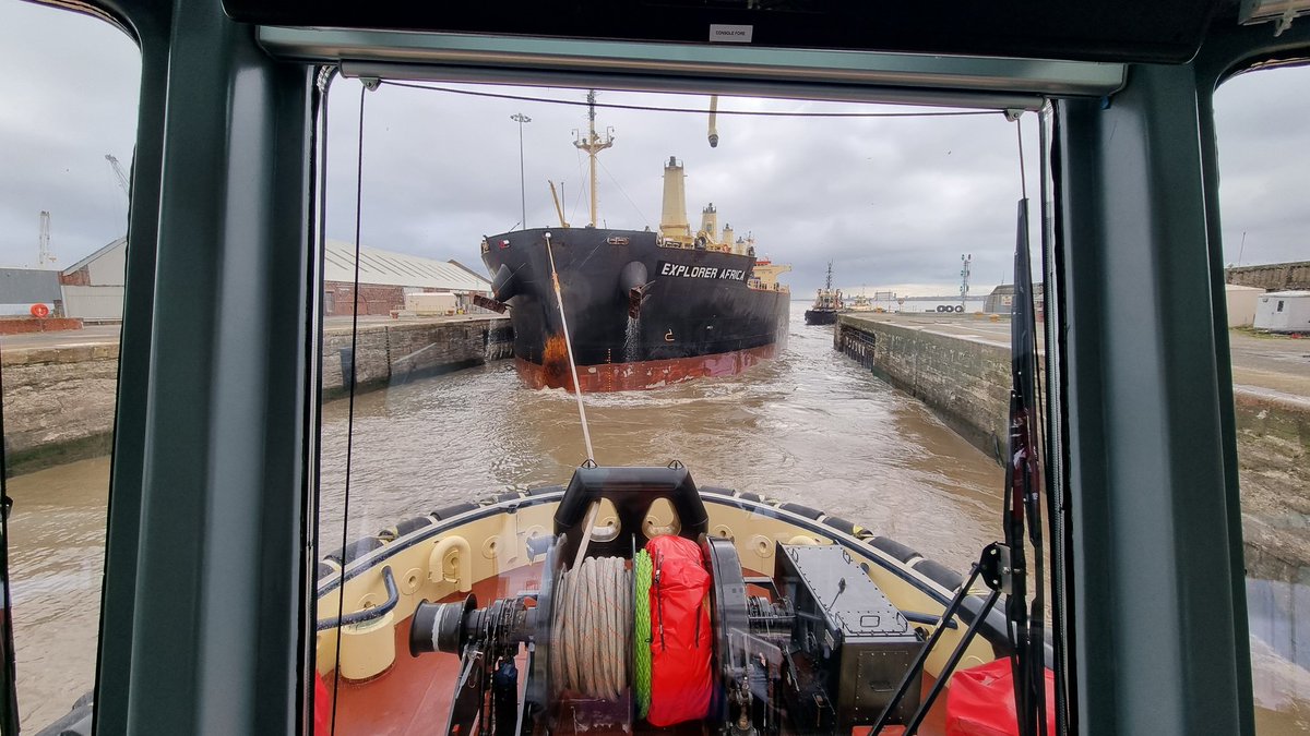 realdancross's tweet photo. Busy morning at @PeelPorts #Liverpool #bulkterminal with #biomass ships out and back in with @LiverpoolPilots @SvitzerGlobal @gwyfaz #shipping #towage #tuglife https://t.co/VF2Z246NtM
