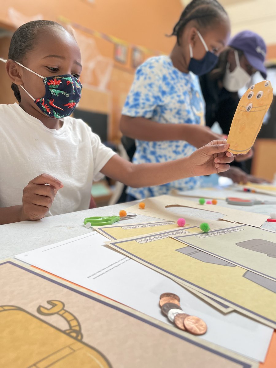 devmissionorg's tweet photo. Weekly STEAM Hub Update! Another week at our STEAM Hub at 1030 Oakdale. It was arts and craft this week and I think the kids got the hang of it
.
.
.
.
.
.
.
.
.
#steam #hub #steamhub #youth #youthdevelopment #diversity #steam #nextgenerationoftech #stemexposure #youbelonghere https://t.co/4yTzC7MWjE