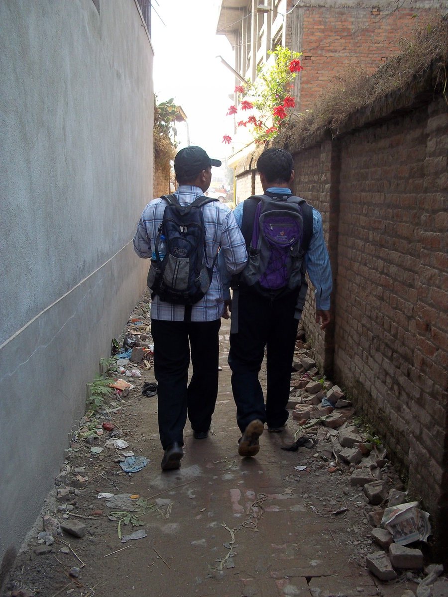 IntlCommission's tweet image. 🇳🇵 If you visit Swoyambhu Stupa in Kathmandu, Nepal, you're guaranteed to meet some monkeys. This ancient Buddhist temple is home to 400 free-ranging rhesus macaques. They're great at posing for photos, but also at stealing your stuff — so watch your valuables!