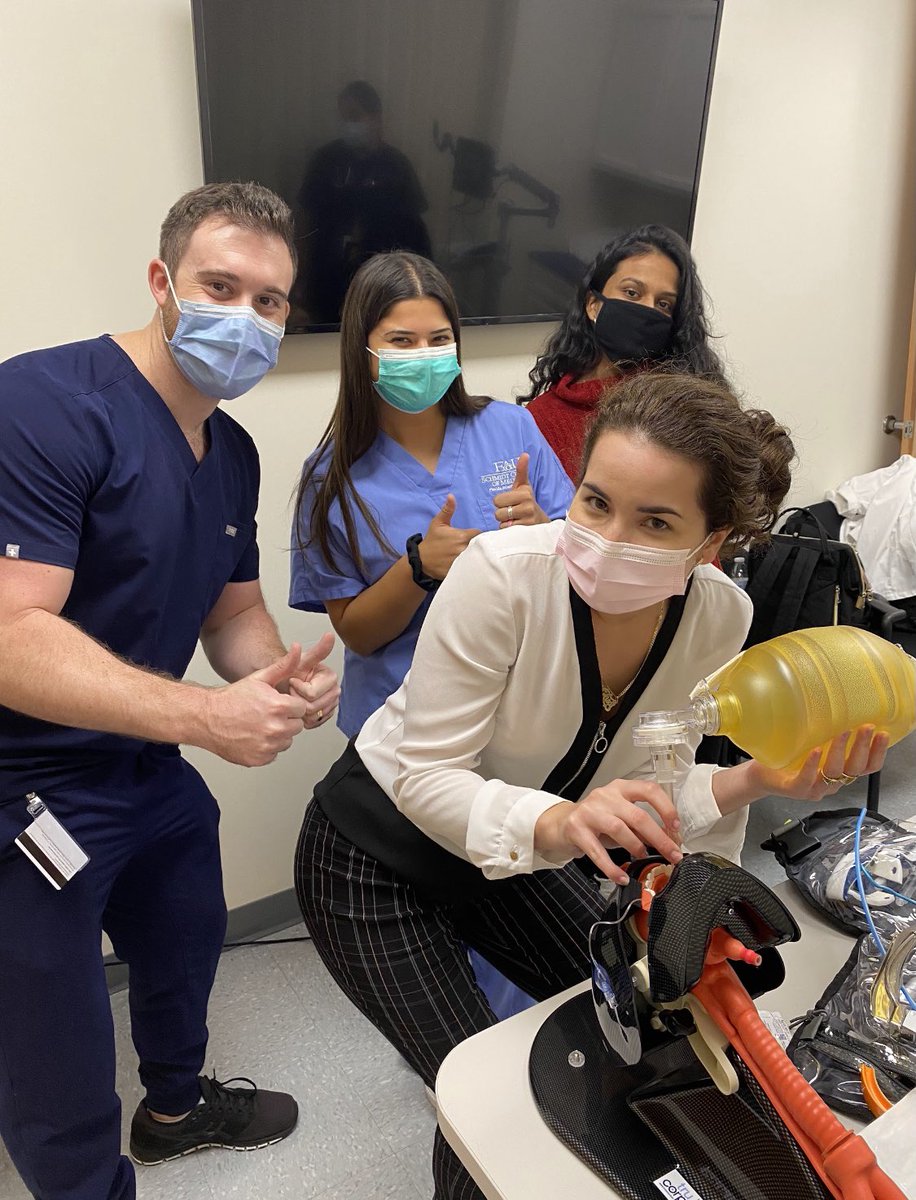FAUmedEM's tweet photo. Our residents had a great time doing procedures with the FAU EM interest Group! We love working with our students! #FAUEM #Simulation 🩺 https://t.co/ON1o7D4D8u