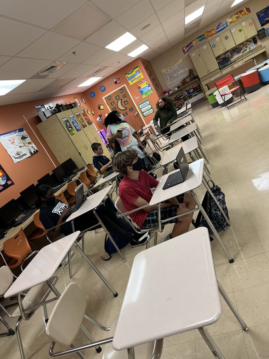 palmspringsms's tweet photo. Philosophical Chairs in @STEMagillPSMS physical science class this morning is what #StingrayScience dreams are made of… https://t.co/SxCMLU9agn