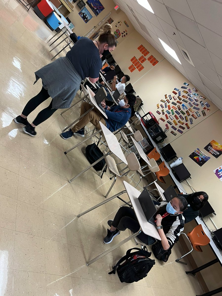 palmspringsms's tweet photo. Philosophical Chairs in @STEMagillPSMS physical science class this morning is what #StingrayScience dreams are made of… https://t.co/SxCMLU9agn
