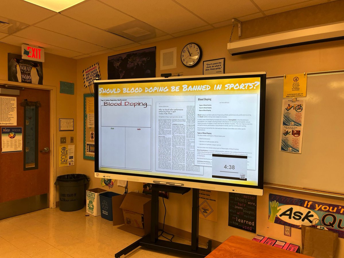 palmspringsms's tweet photo. Philosophical Chairs in @STEMagillPSMS physical science class this morning is what #StingrayScience dreams are made of… https://t.co/SxCMLU9agn